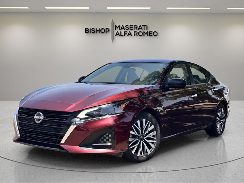 Used 2025 Nissan Altima SV Sedan