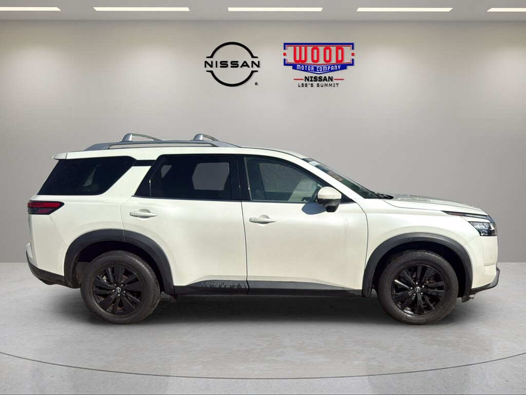 Used 2023 Nissan Pathfinder SL SUV