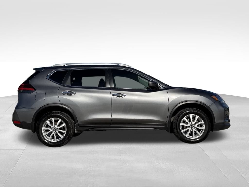 Used 2017 Nissan Rogue SV SUV