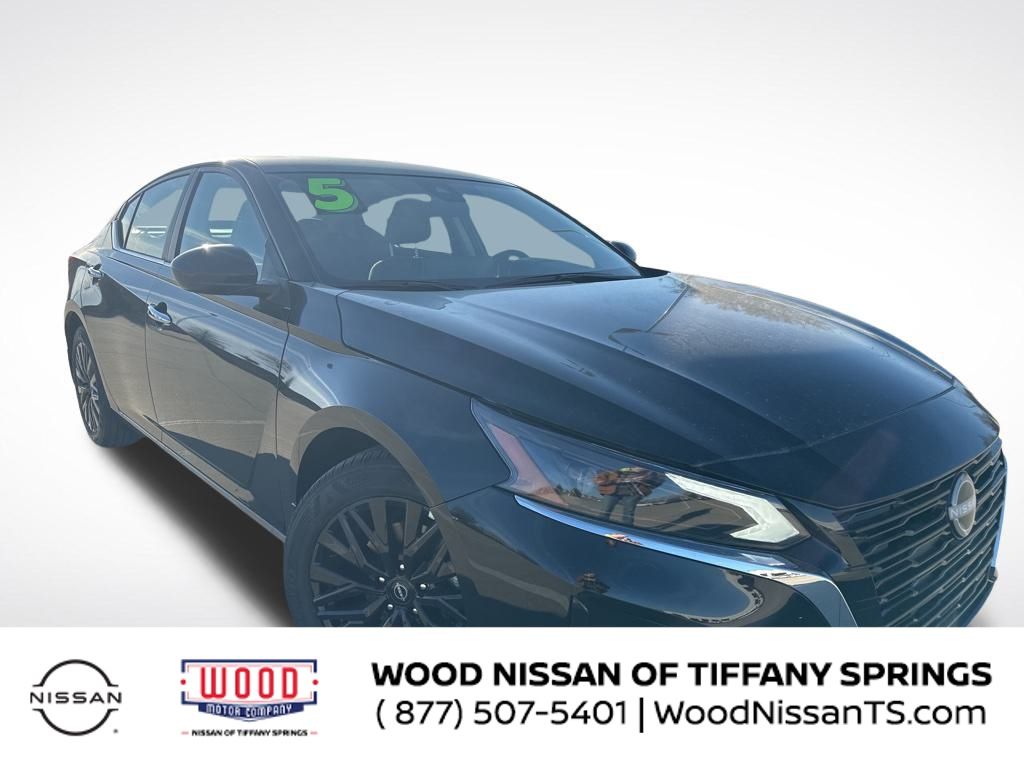 2025 Nissan Altima SV's photo