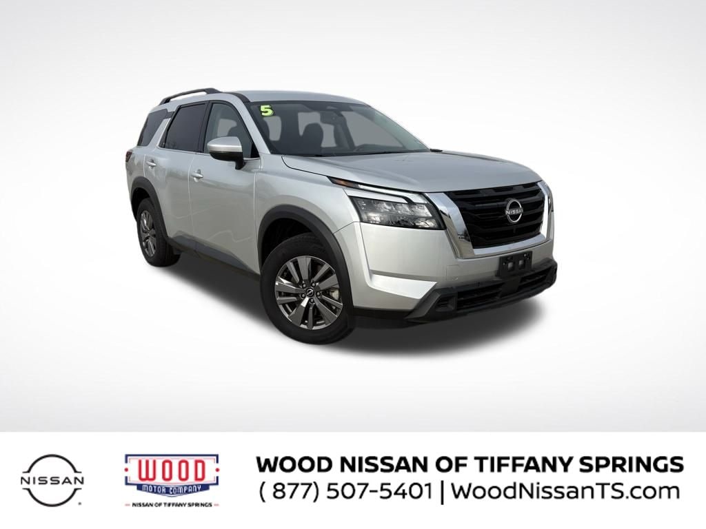 2025 Nissan Pathfinder SV's photo