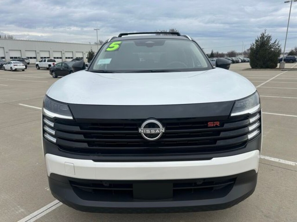 New 2026 Nissan Kicks SR SUV