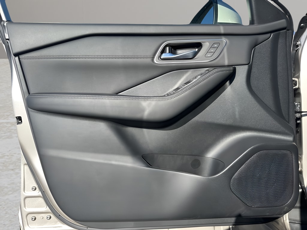 2026 Nissan Rogue Platinum - Photo 12