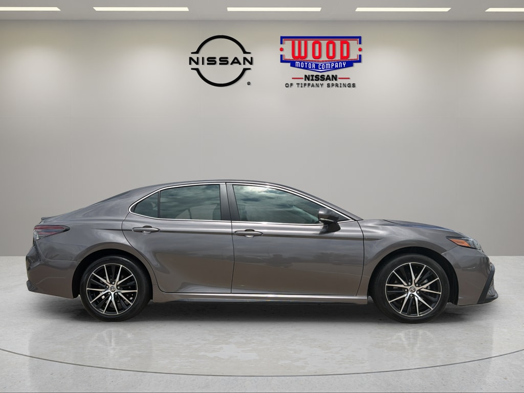 Used 2024 Toyota Camry SE with VIN 4T1G11AKXRU896956 for sale in Kansas City