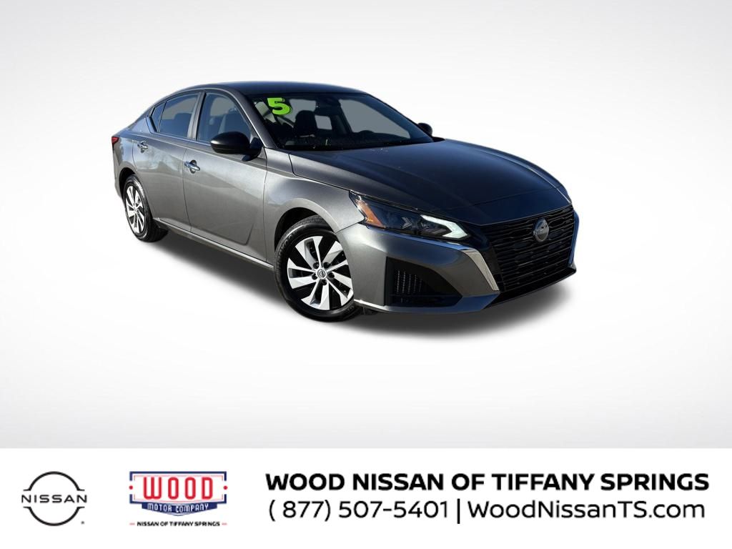 2025 Nissan Altima S's photo