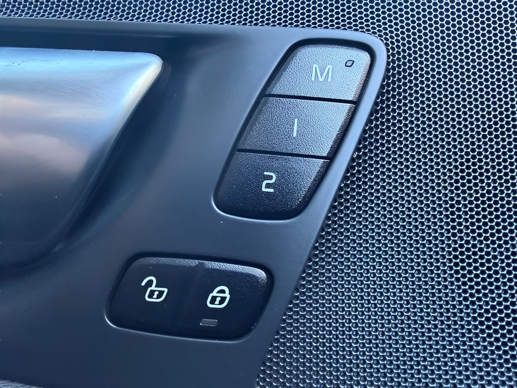 2024 Volvo XC60 Plus - Photo 21