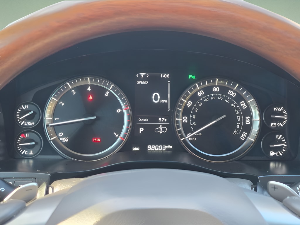 2019 Lexus LX 570 - Photo 25