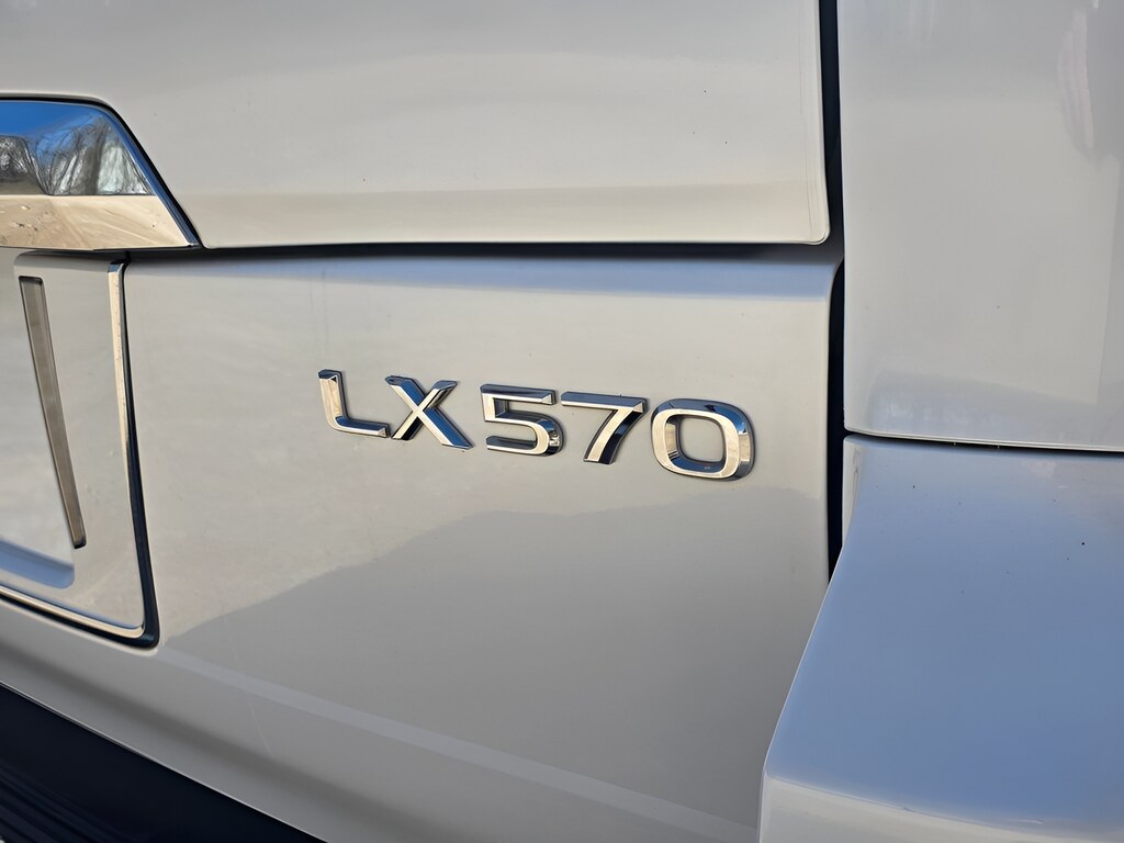 2019 Lexus LX 570 - Photo 30