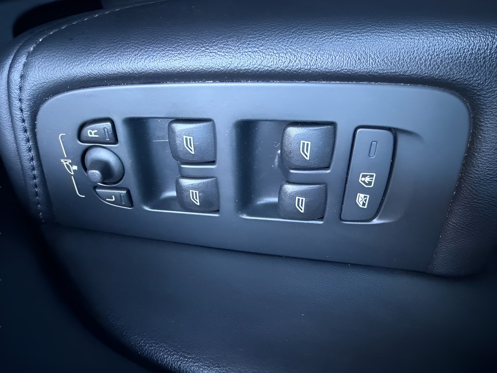 2024 Volvo XC60 Plus - Photo 19