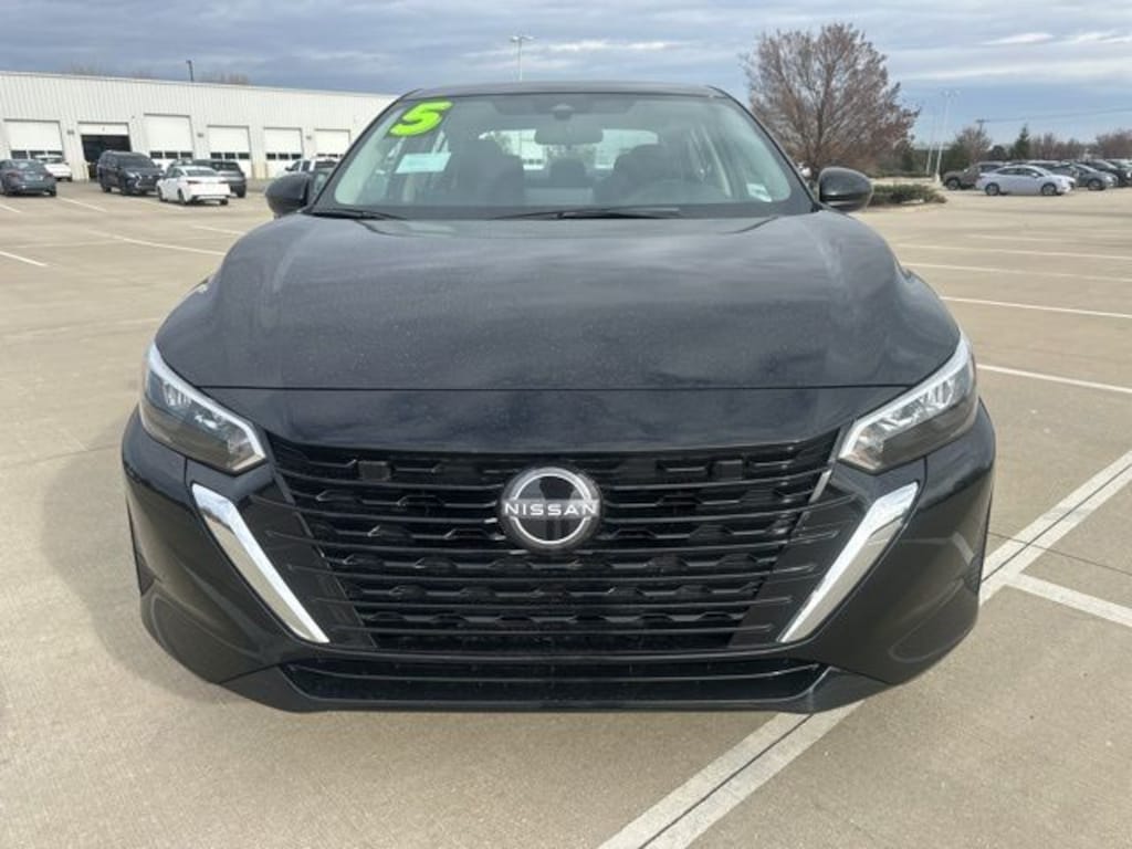 New 2025 Nissan Sentra SV Sedan