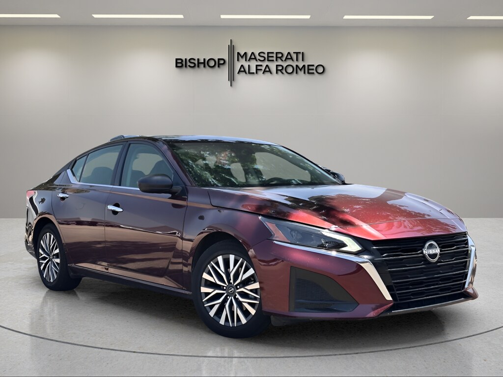 Used 2025 Nissan Altima SV Sedan