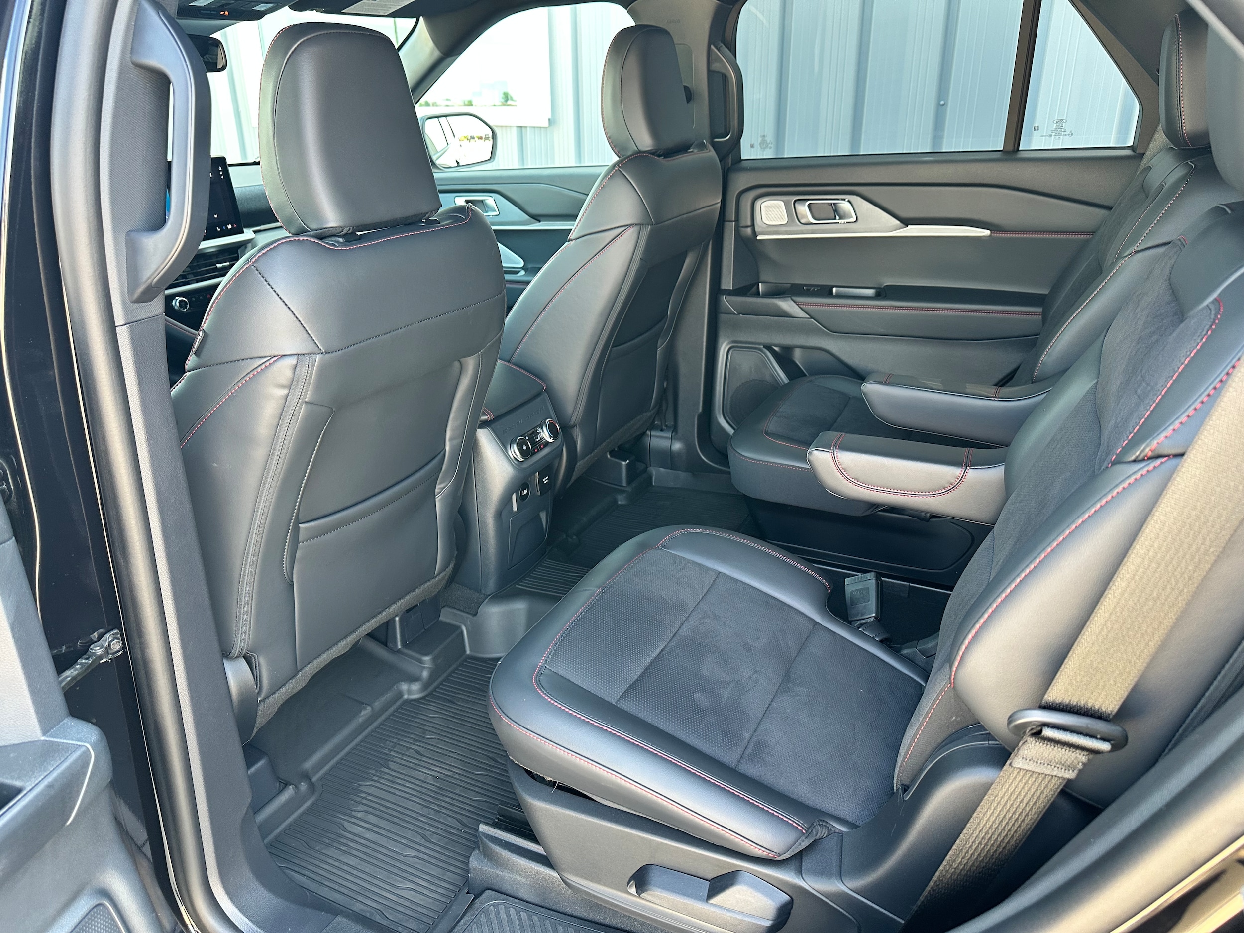 2026 Ford Explorer ST - Photo 11
