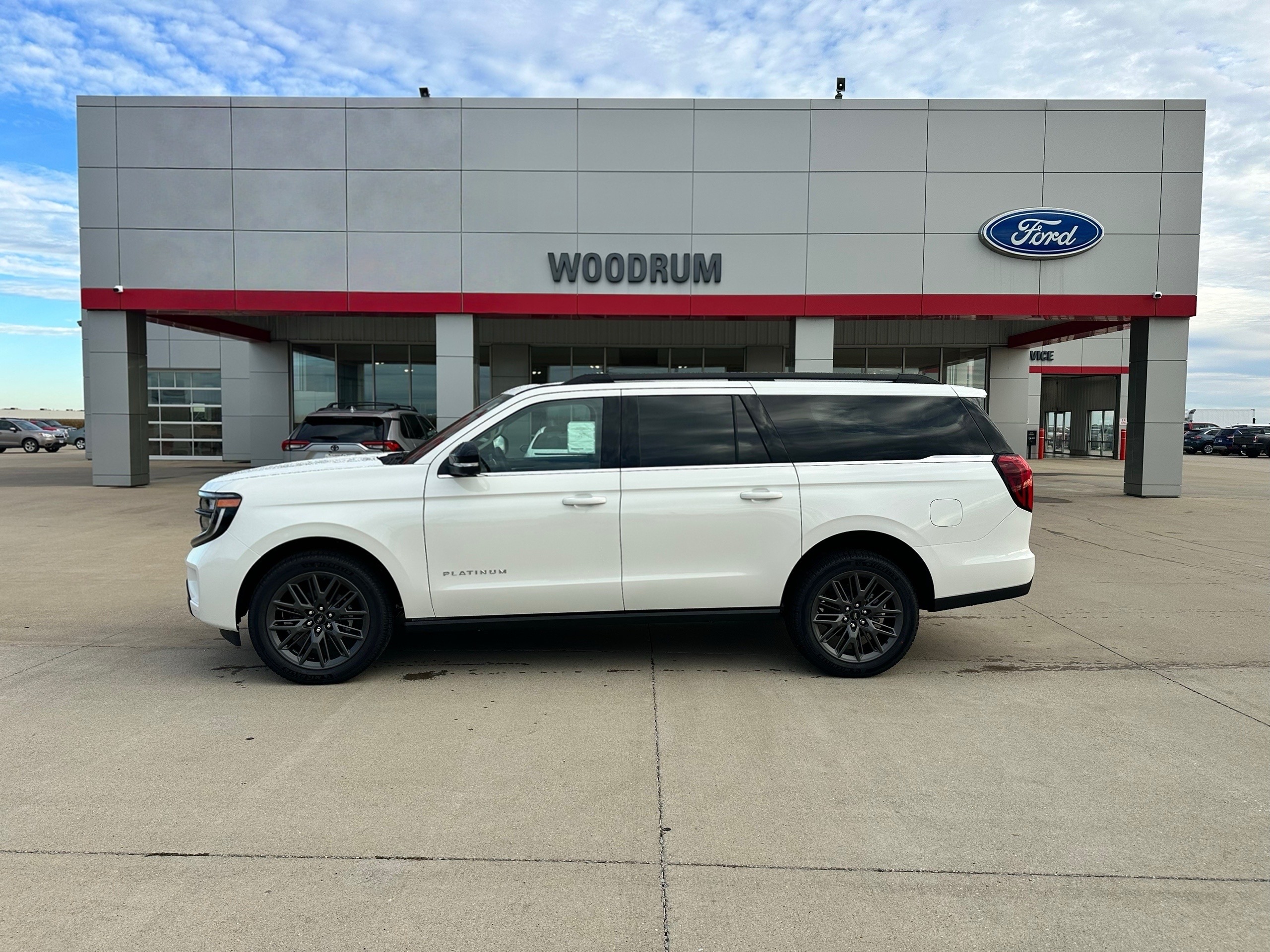 2027 Ford Expedition Max PLATINUM MAX