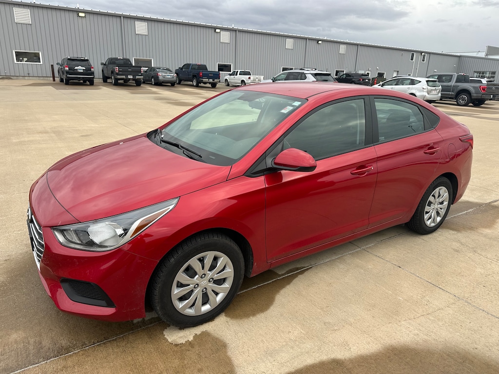 Used 2022 Hyundai Accent SE