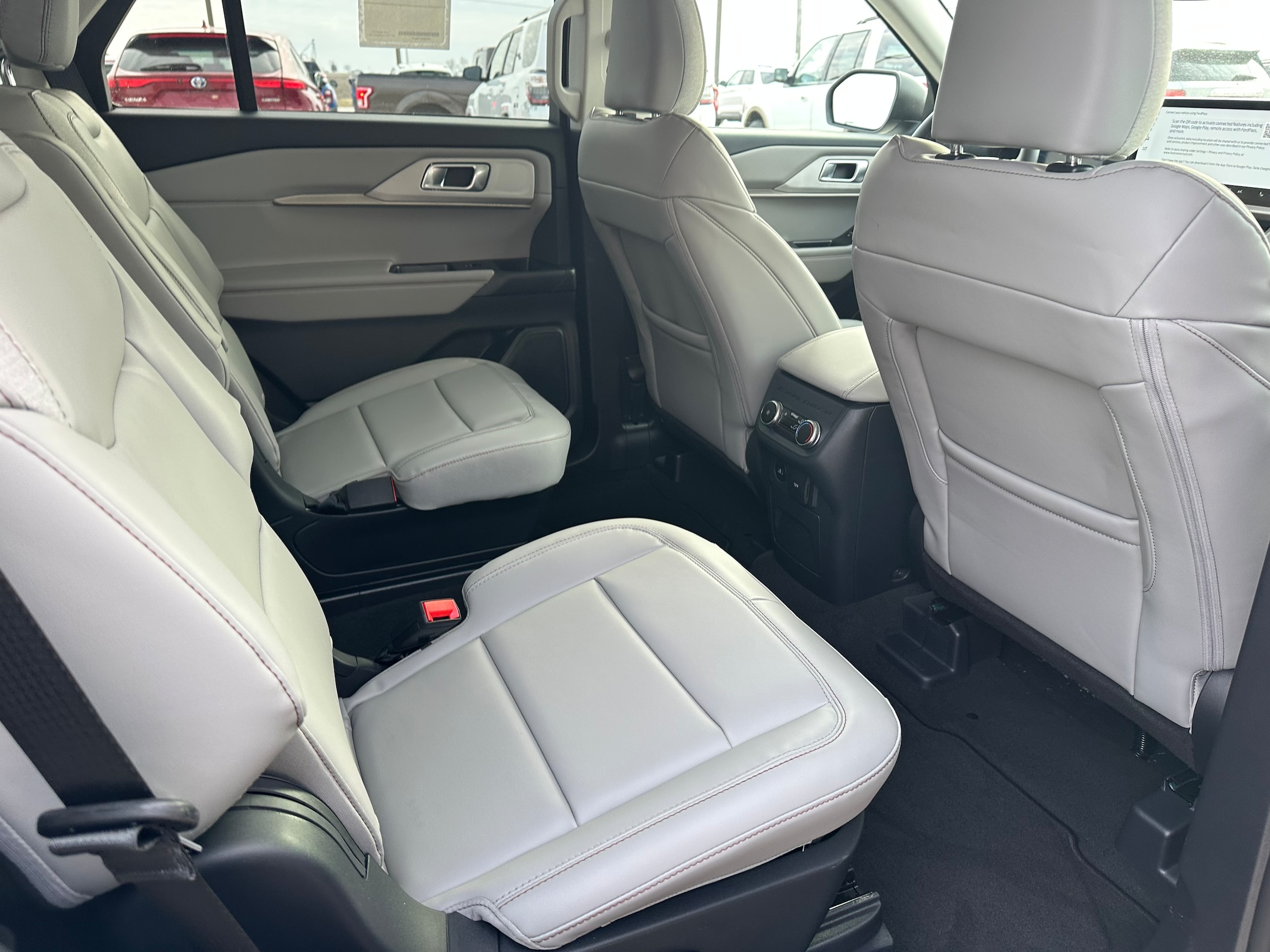 2026 Ford Explorer Active - Photo 14
