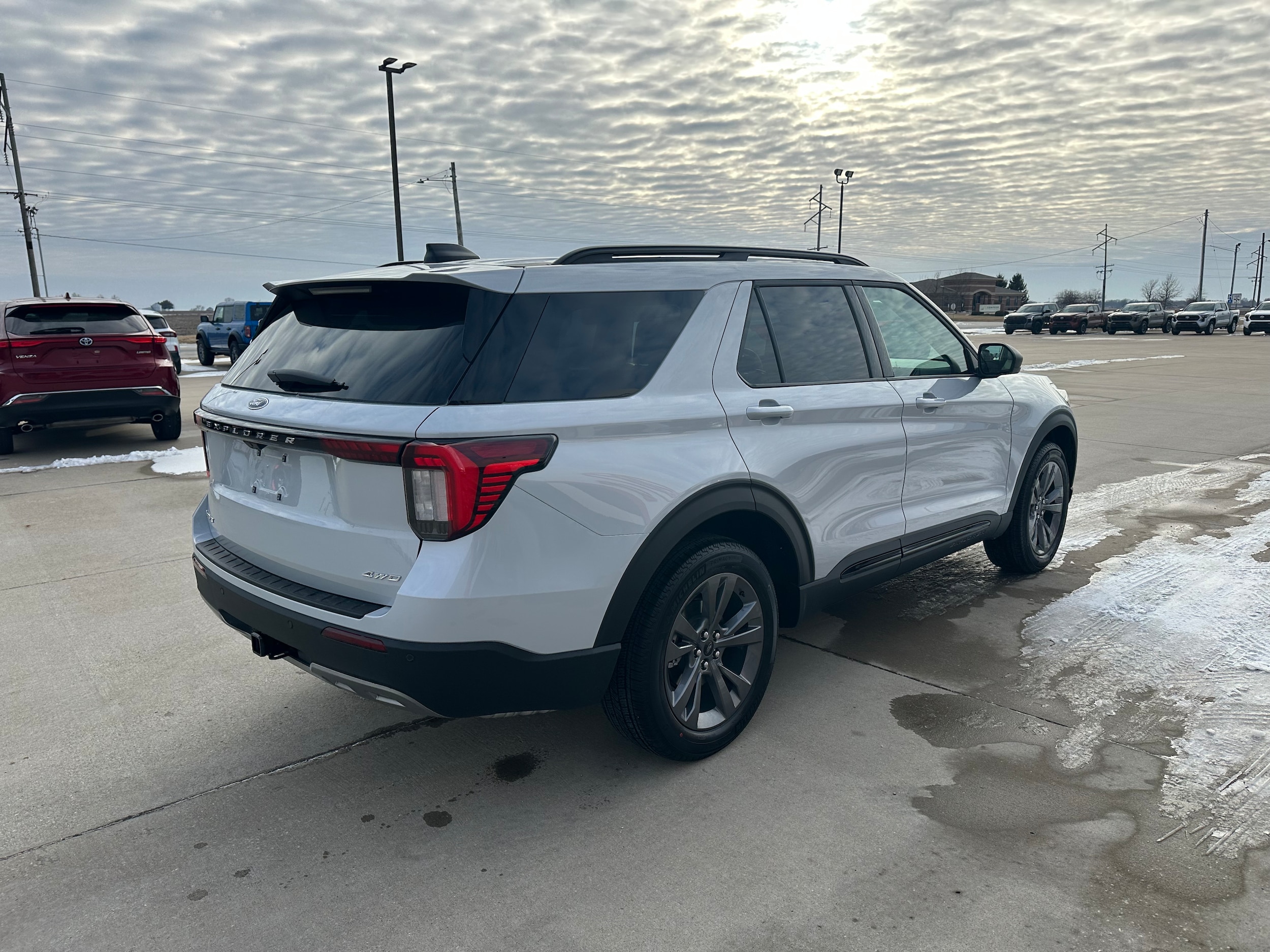 2026 Ford Explorer Active - Photo 6