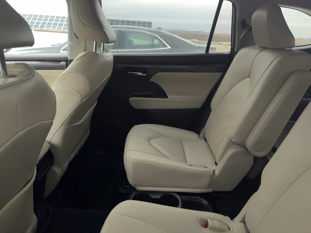 Used 2021 Toyota Highlander LIMITED AWD