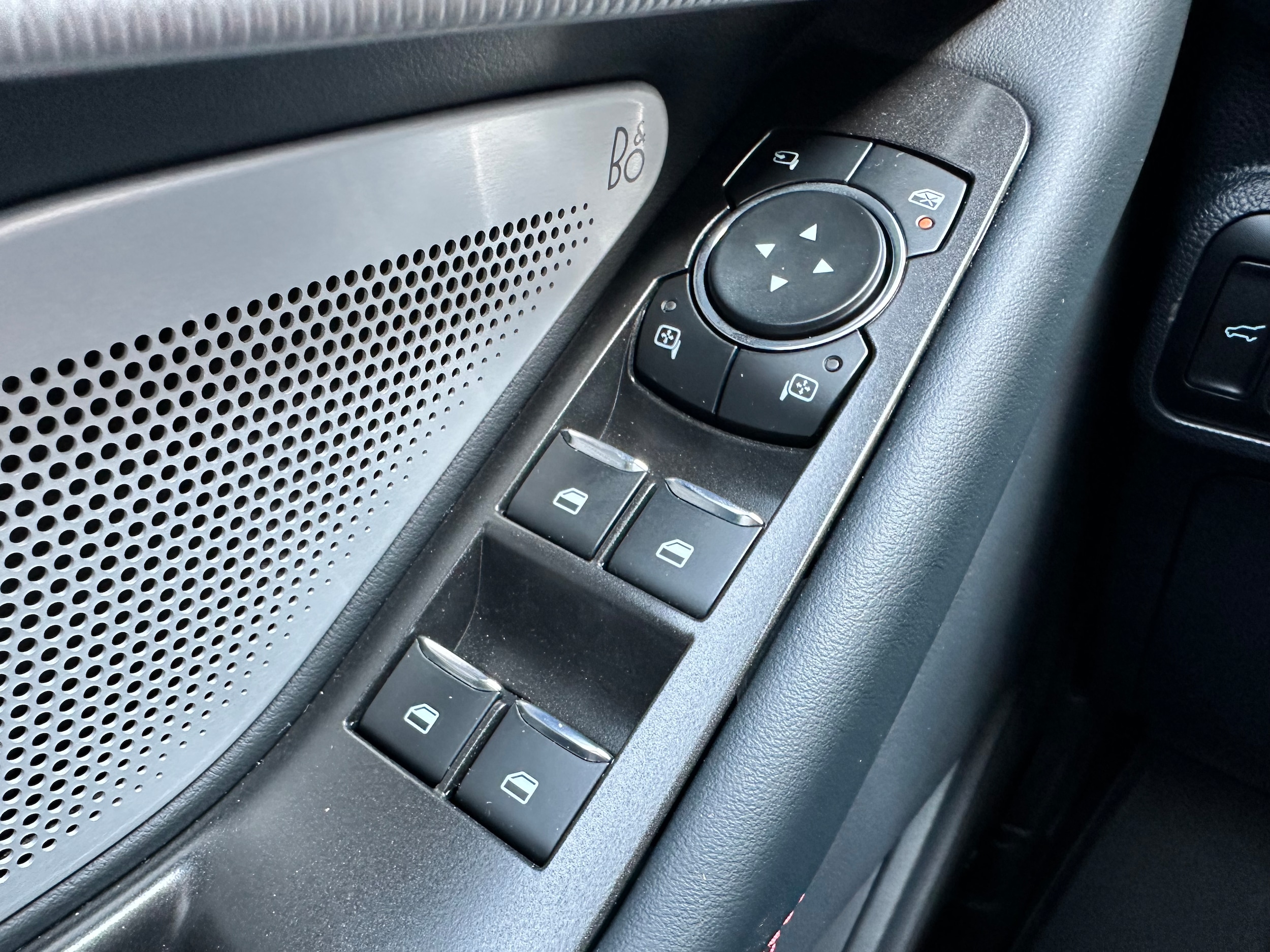 2026 Ford Explorer ST - Photo 16