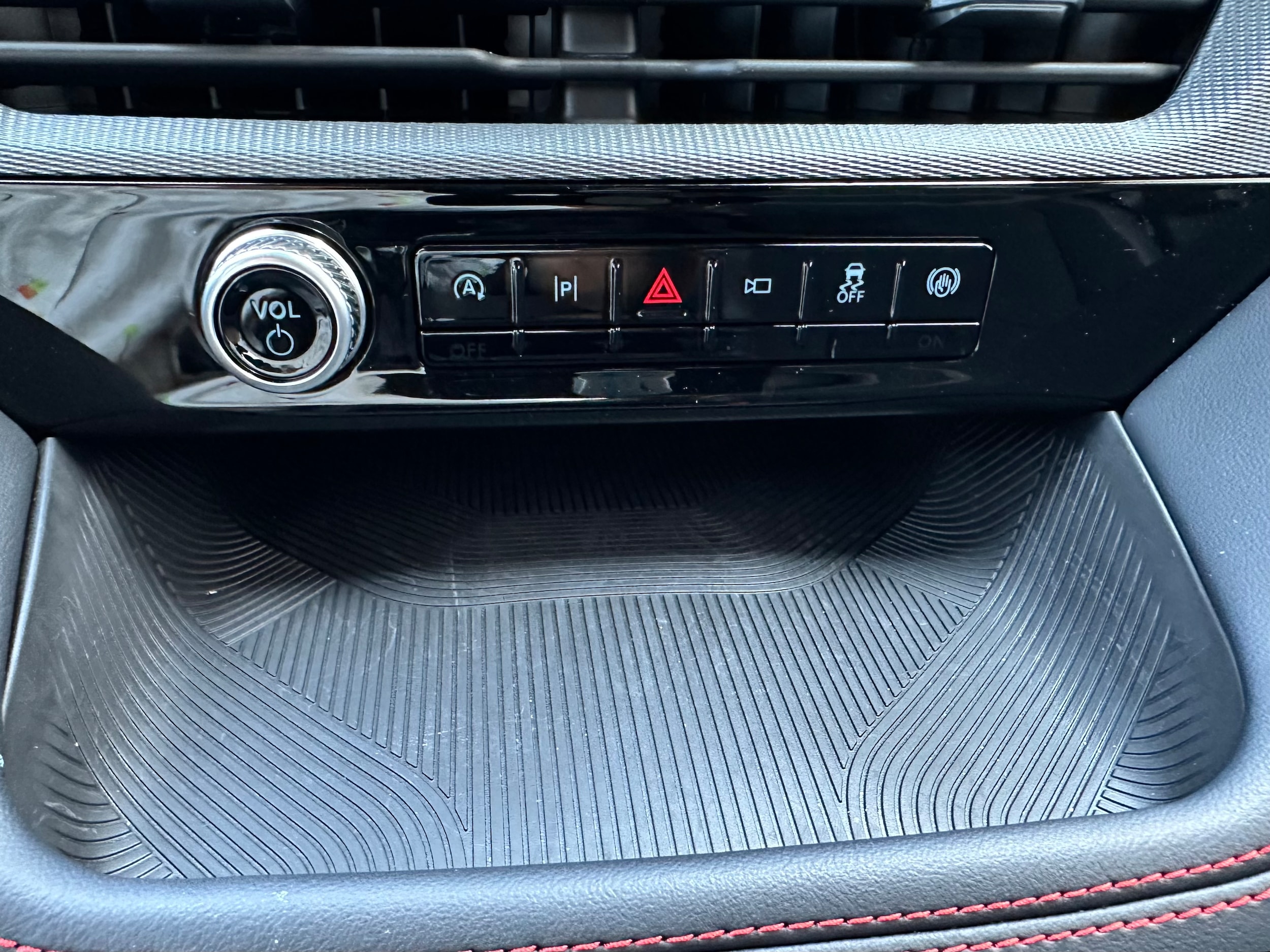 2026 Ford Explorer ST - Photo 27
