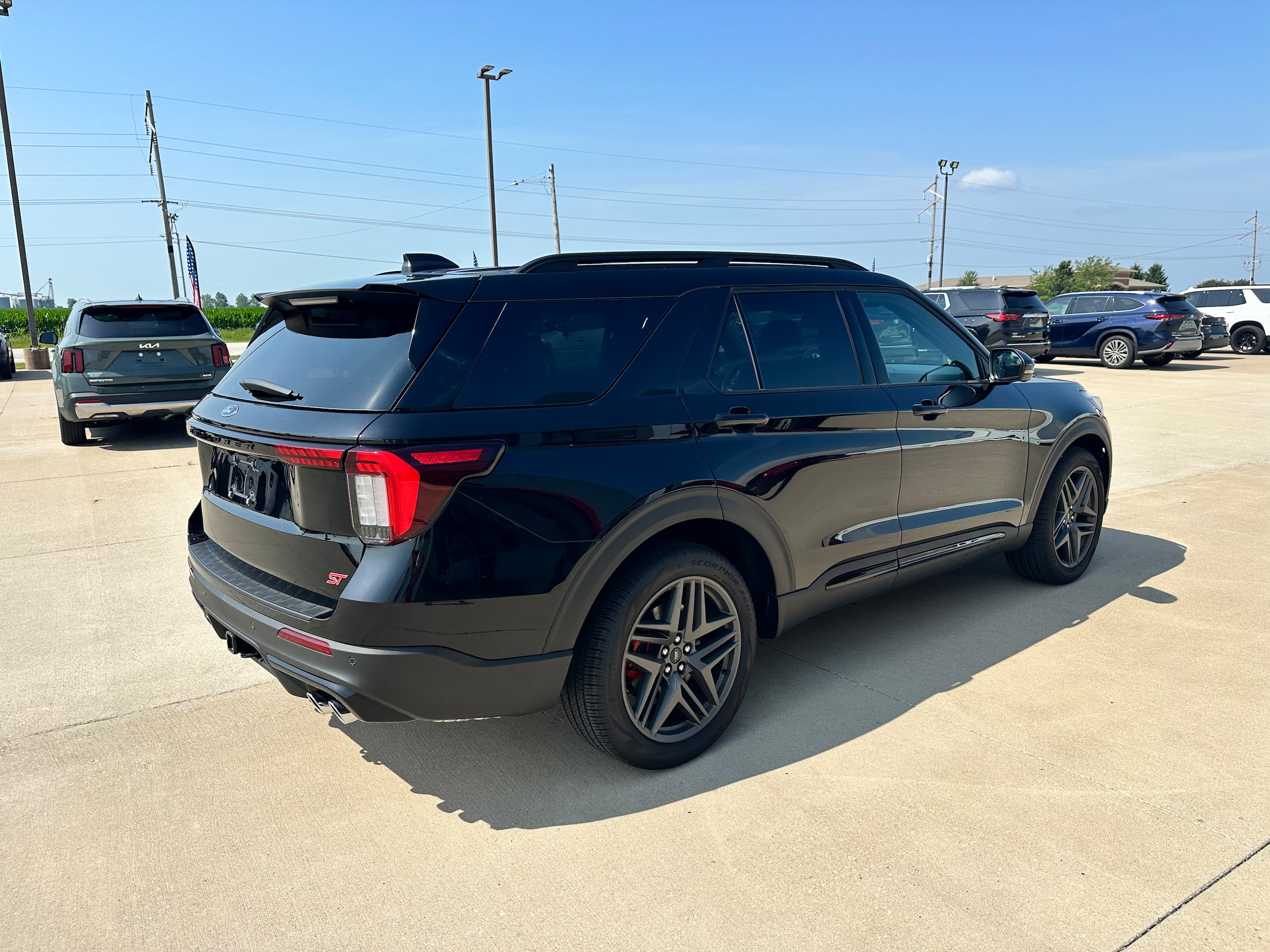 2026 Ford Explorer ST - Photo 6