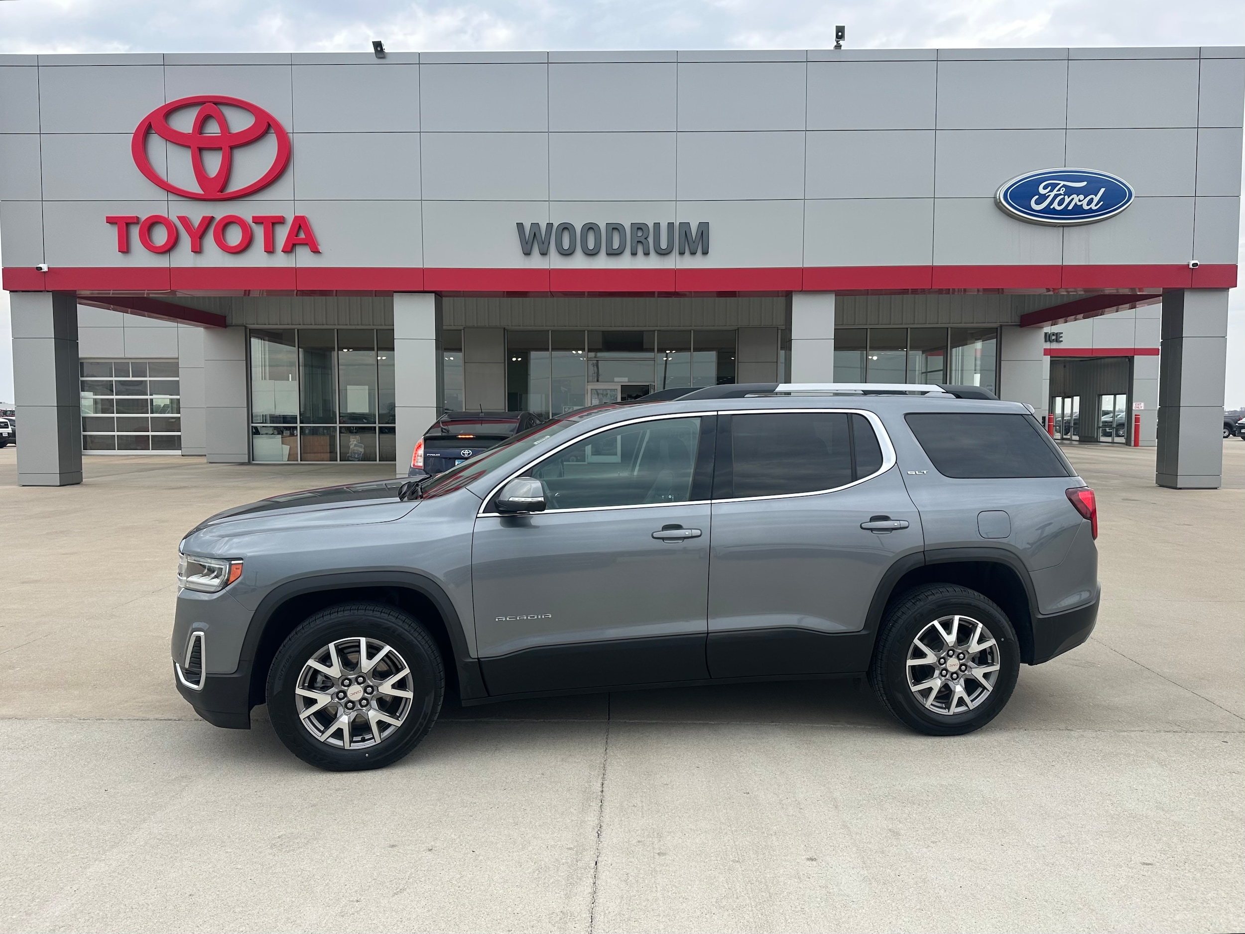 2021 GMC Acadia SLT FWD