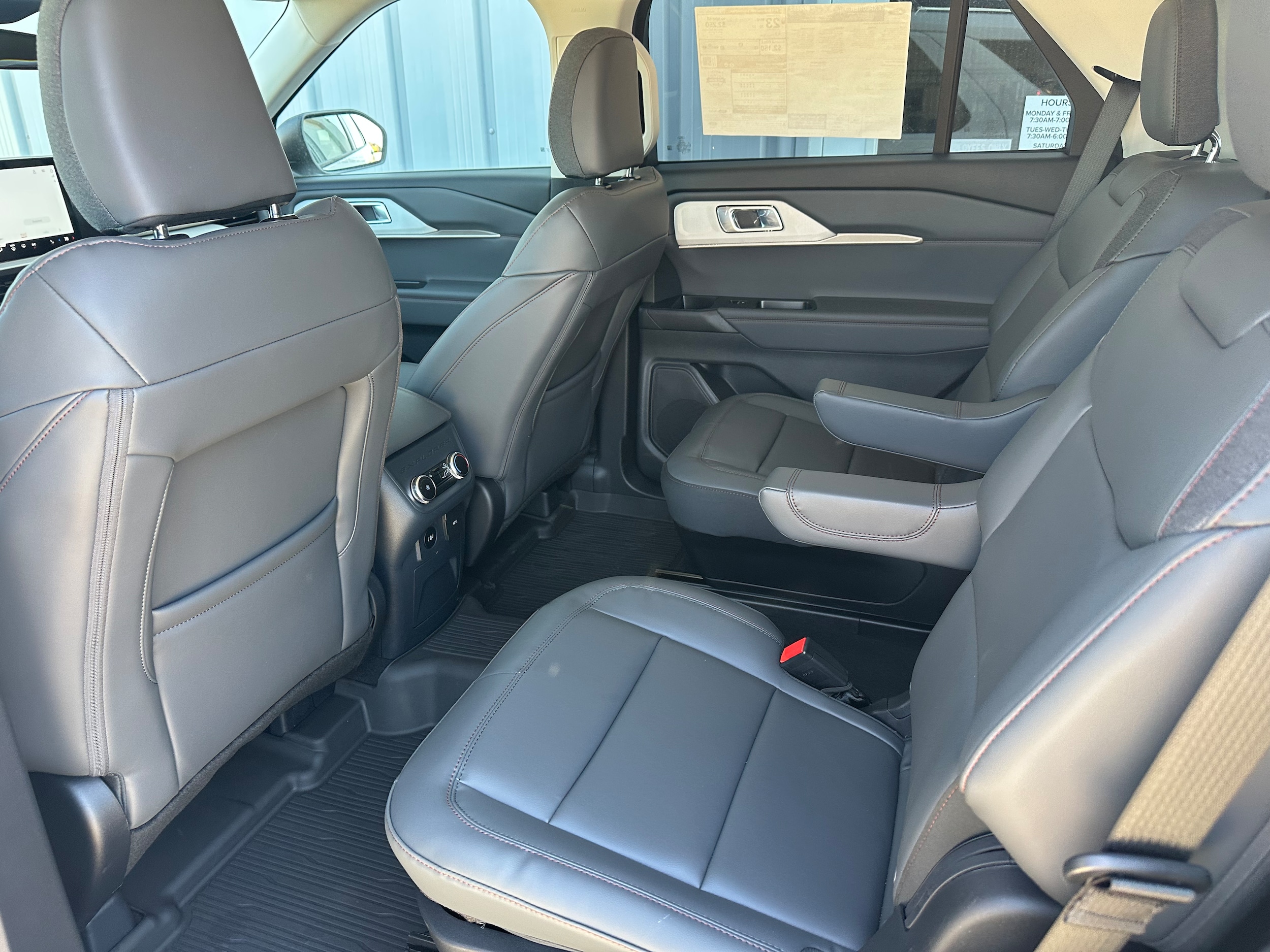 2026 Ford Explorer Active - Photo 10