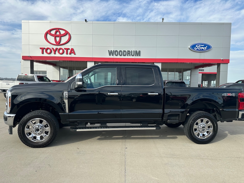 Used 2024 Ford F-250 LARIAT CREW