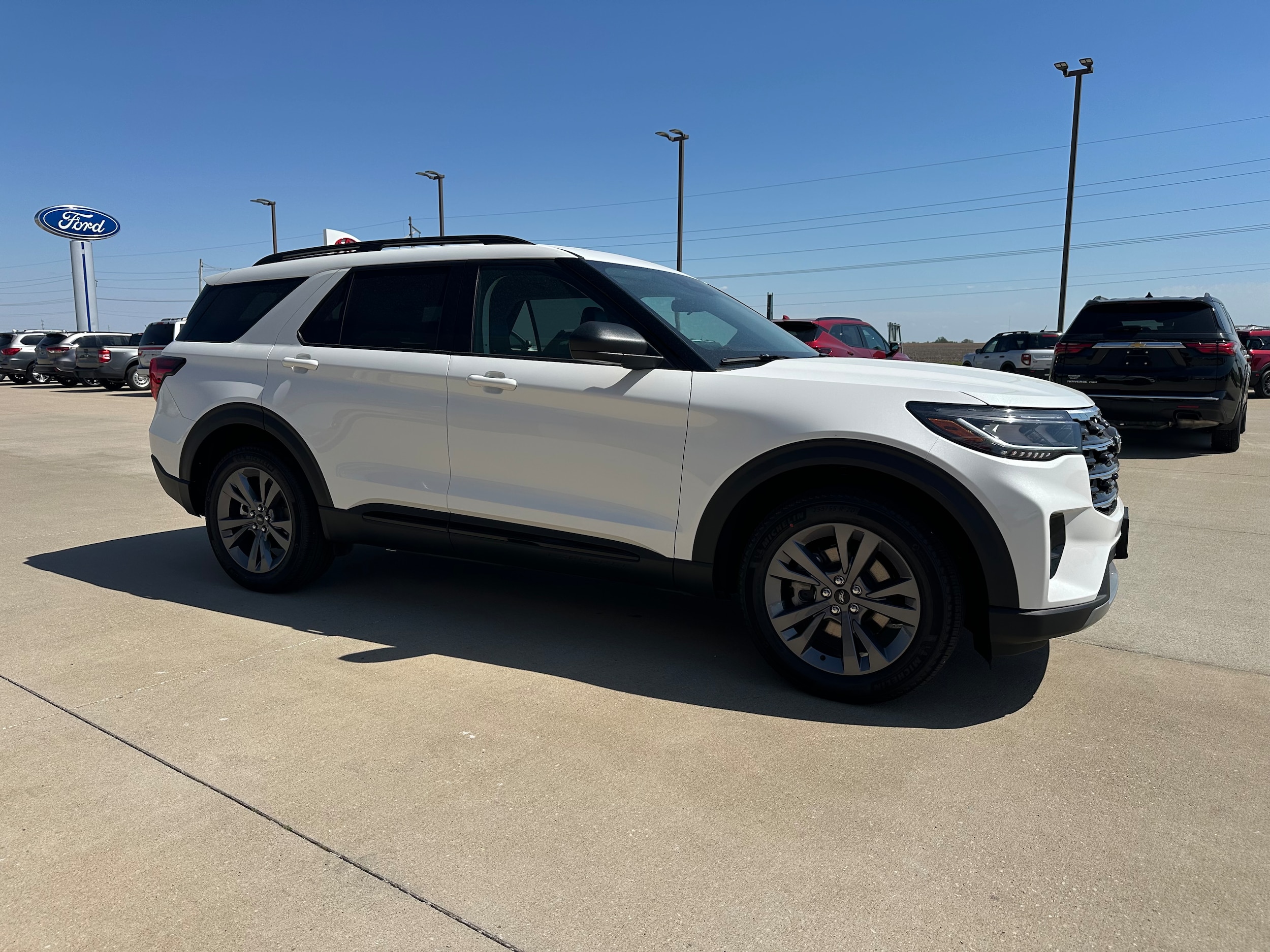 2026 Ford Explorer Active - Photo 8