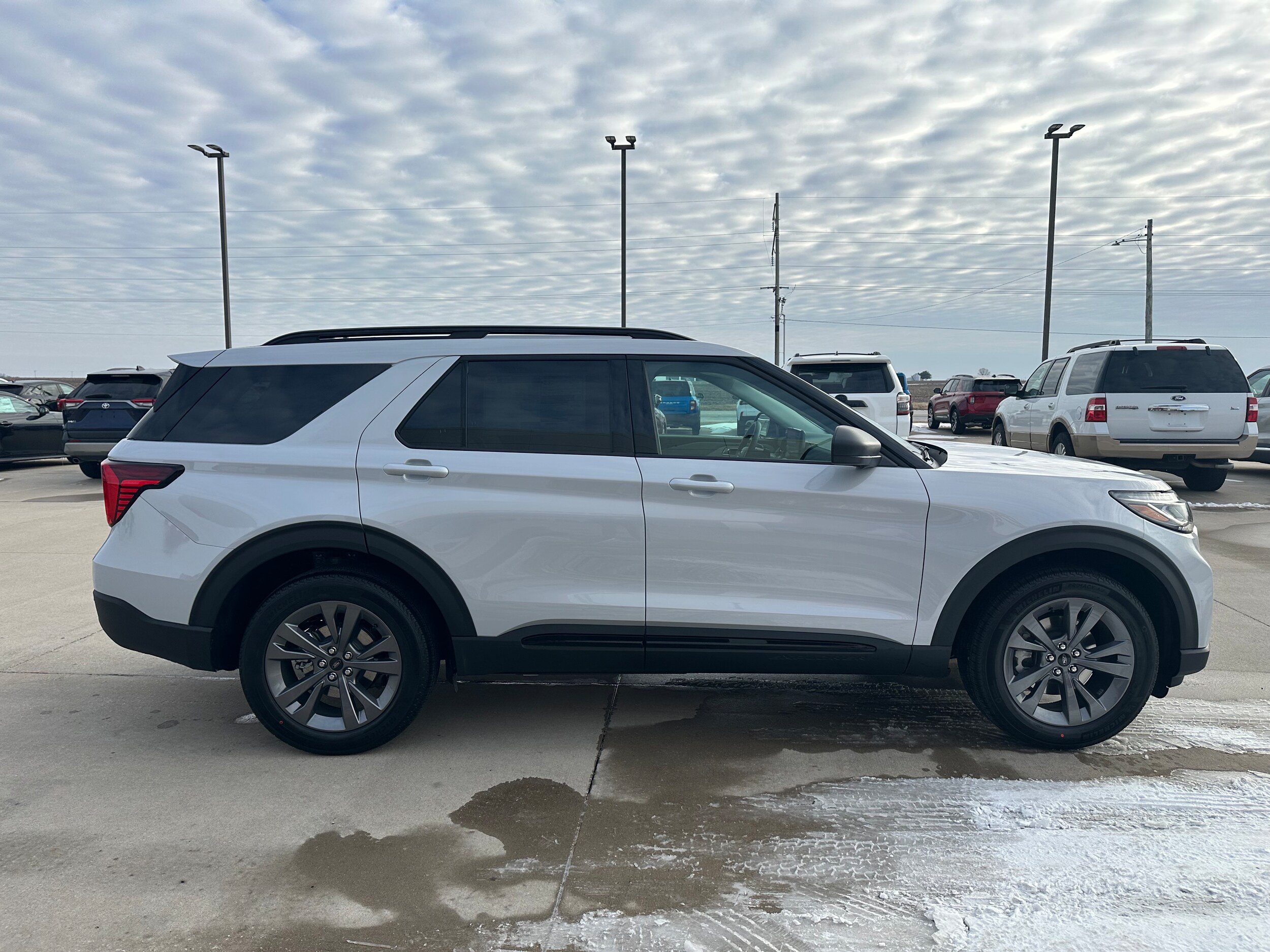 2026 Ford Explorer Active - Photo 7