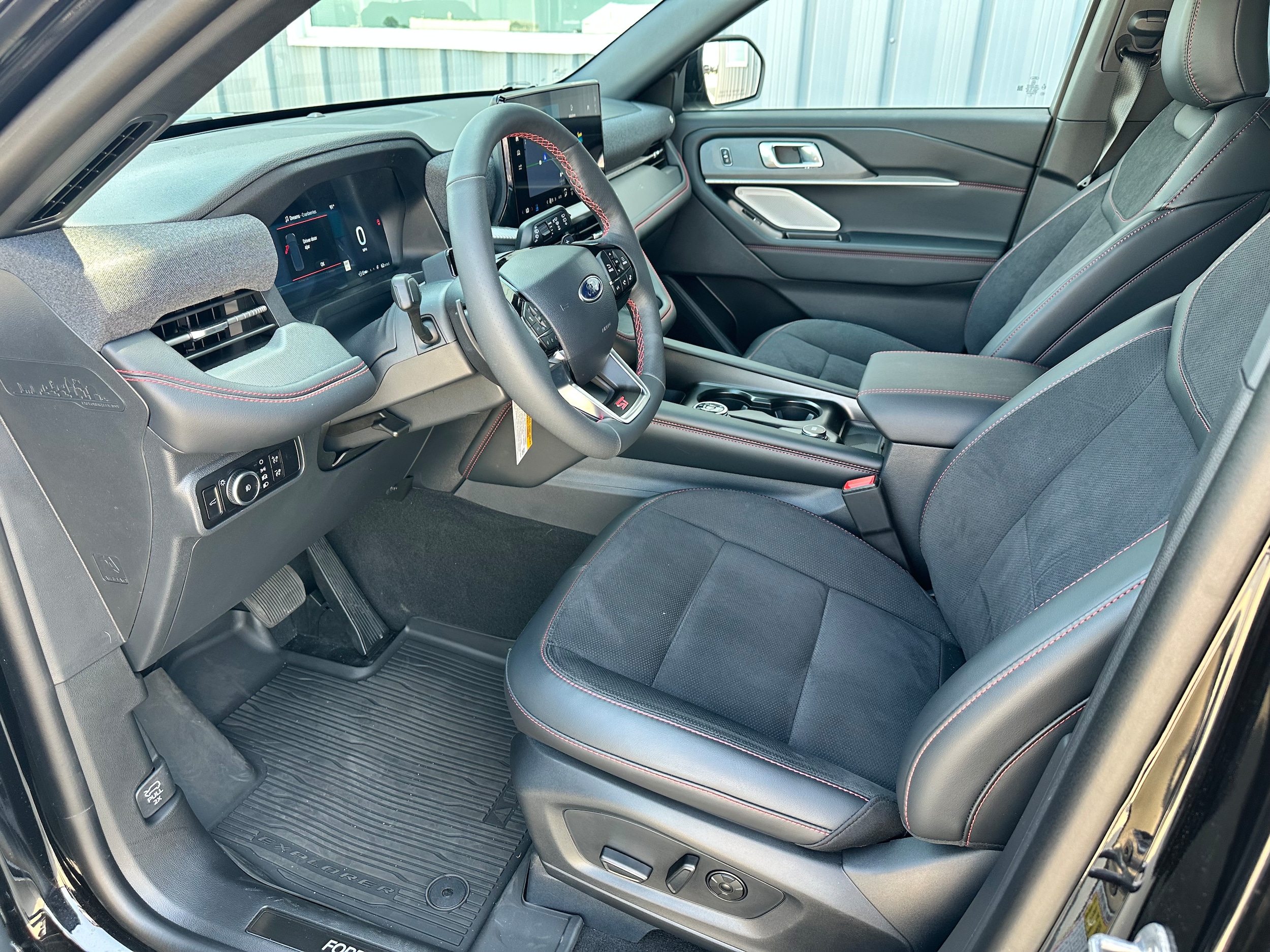 2026 Ford Explorer ST - Photo 10