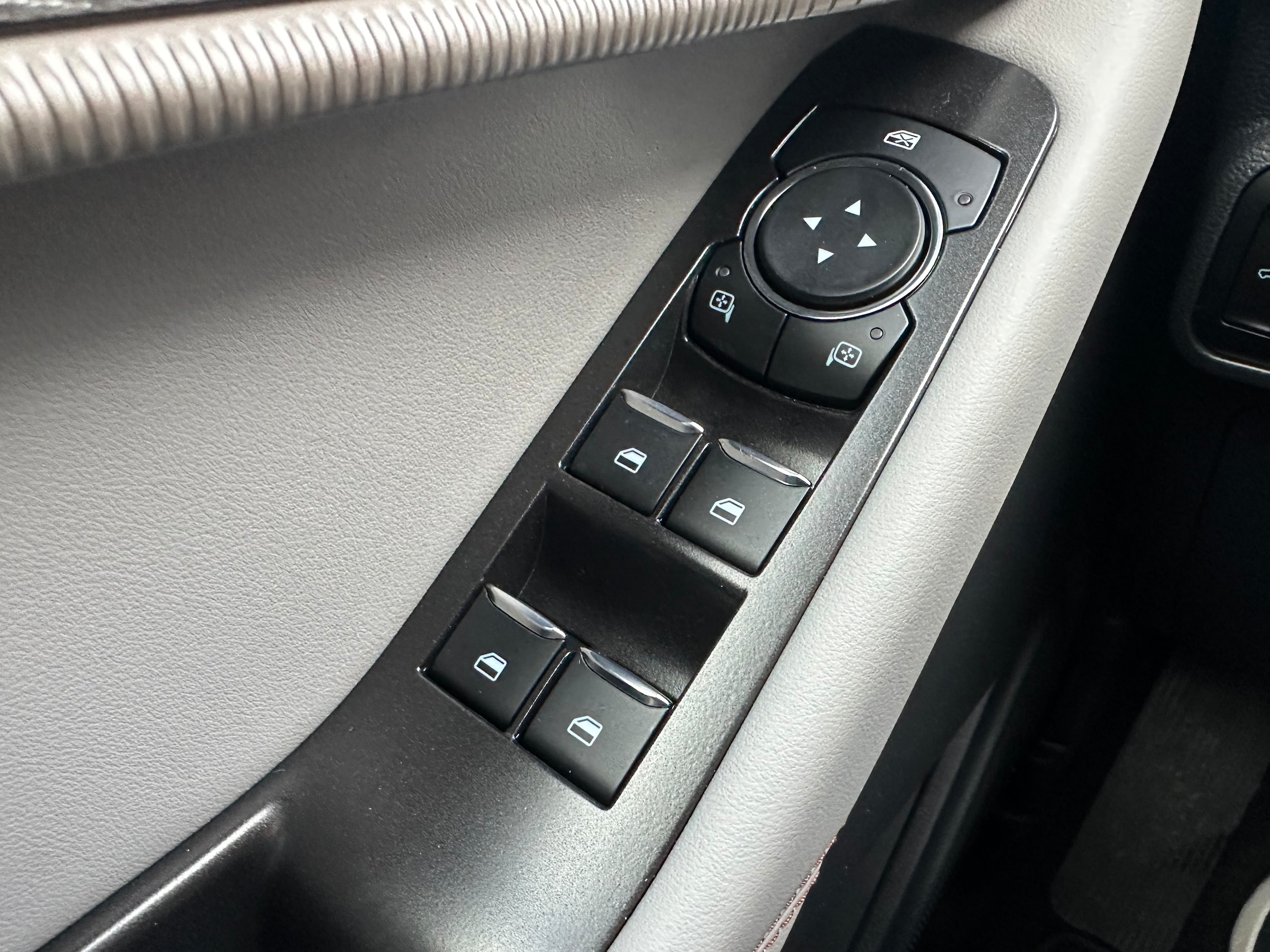 2026 Ford Explorer Active - Photo 16