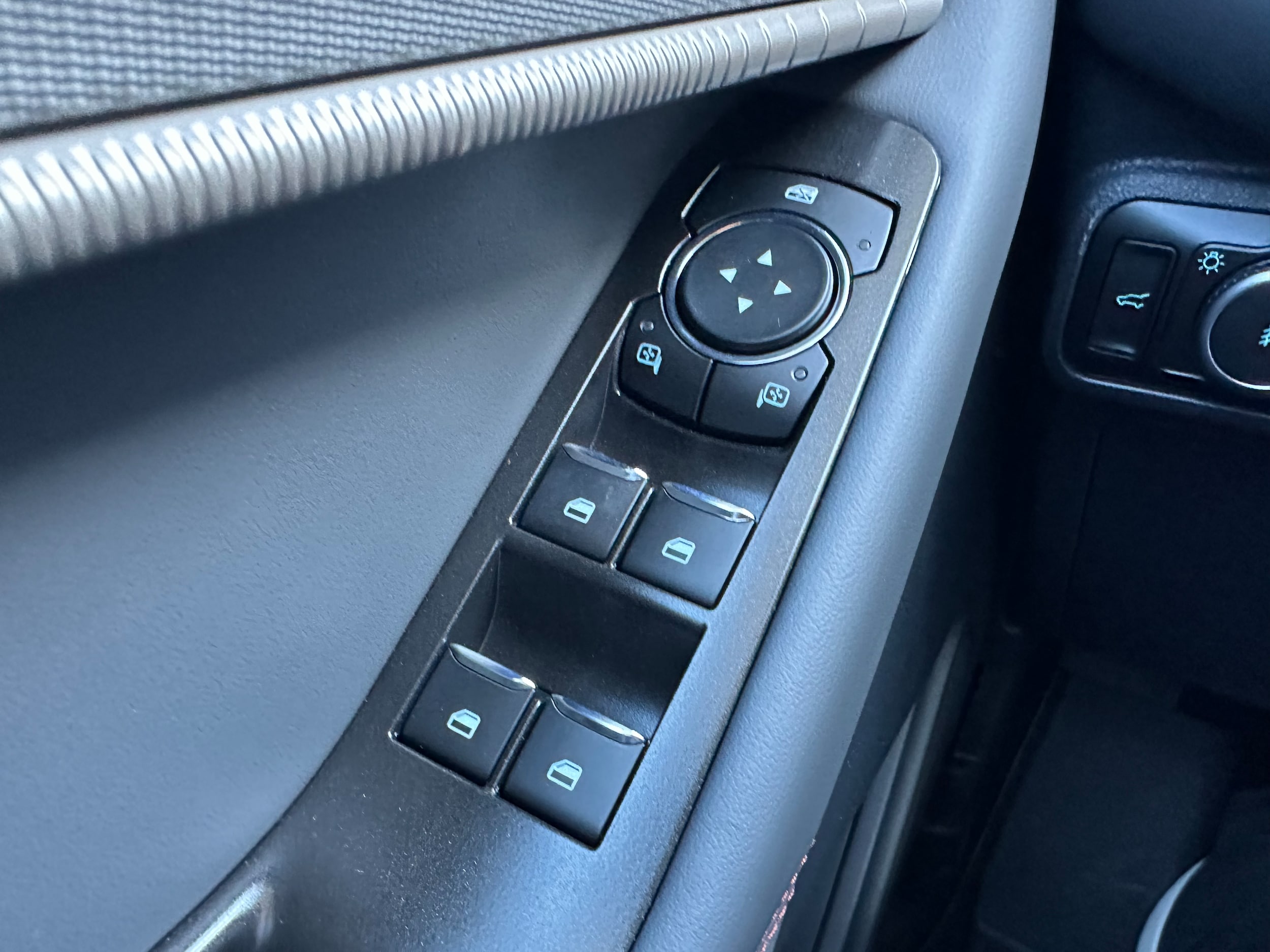 2026 Ford Explorer Active - Photo 15