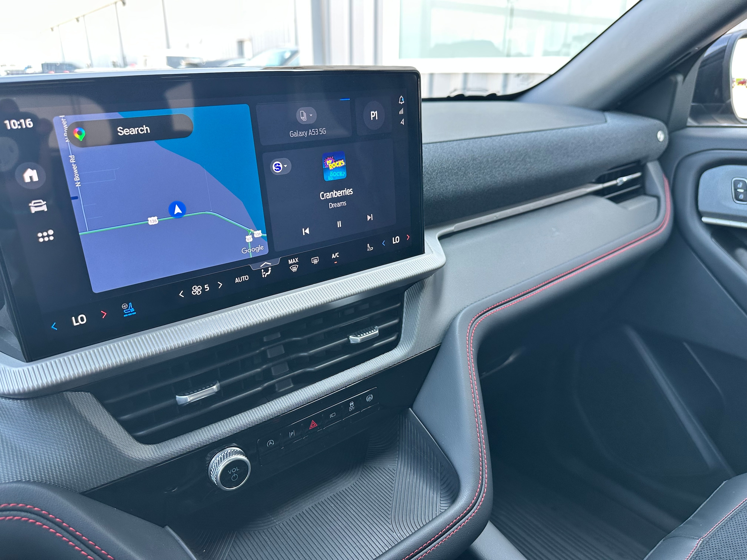 2026 Ford Explorer ST - Photo 30