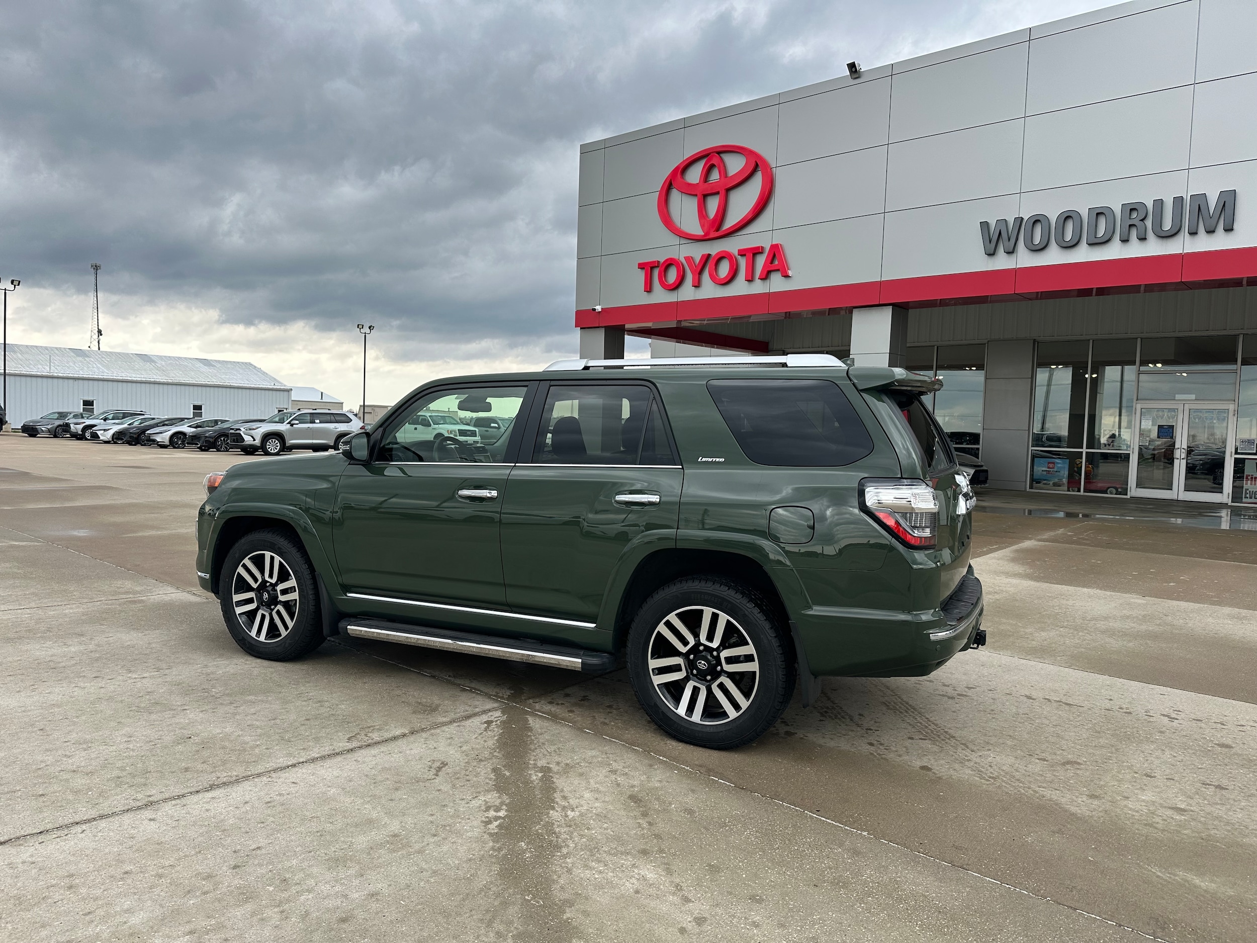 View vehicle photo 4