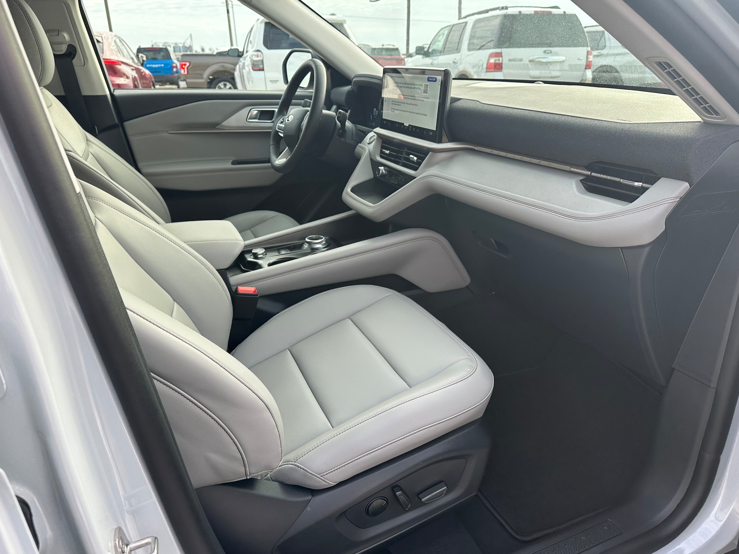 2026 Ford Explorer Active - Photo 15