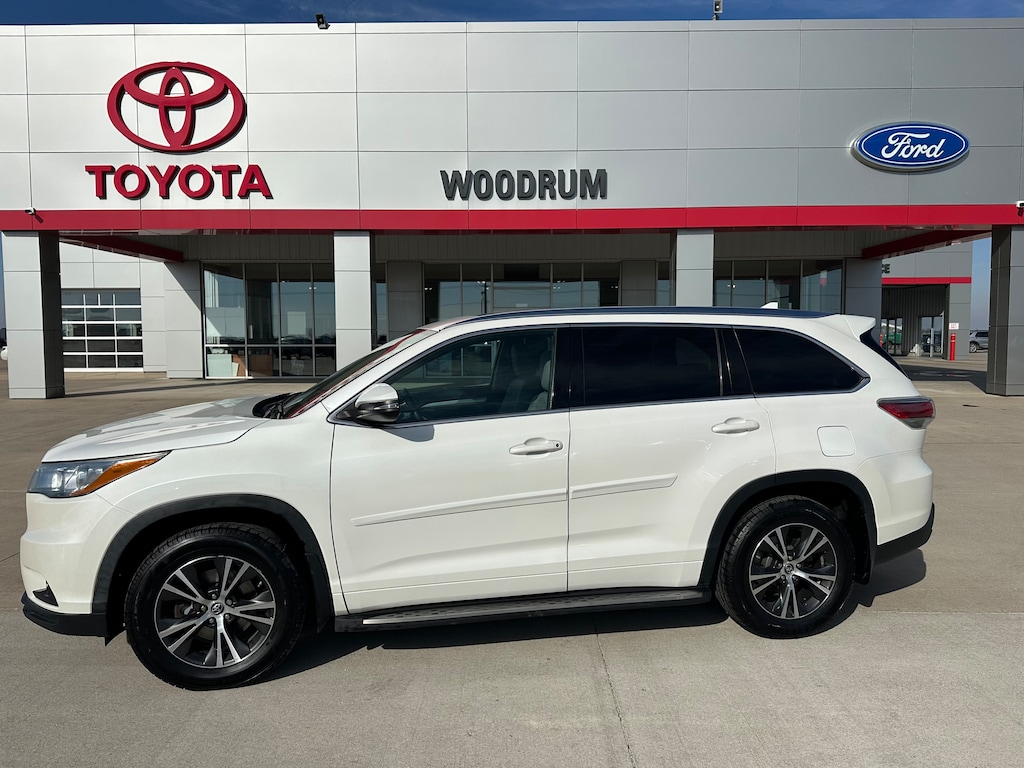 Used 2016 Toyota Highlander XLE AWD