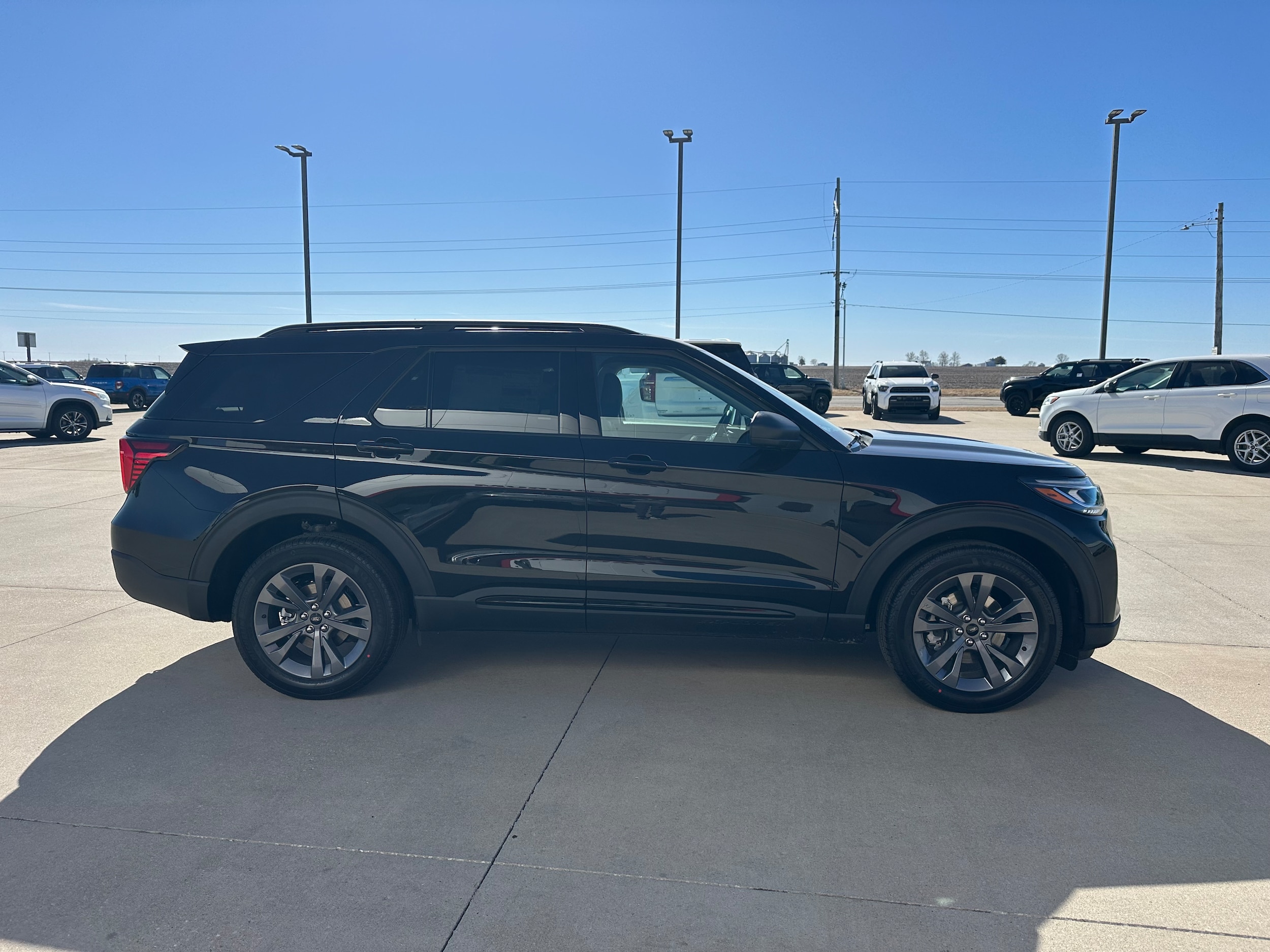 2026 Ford Explorer Active - Photo 6