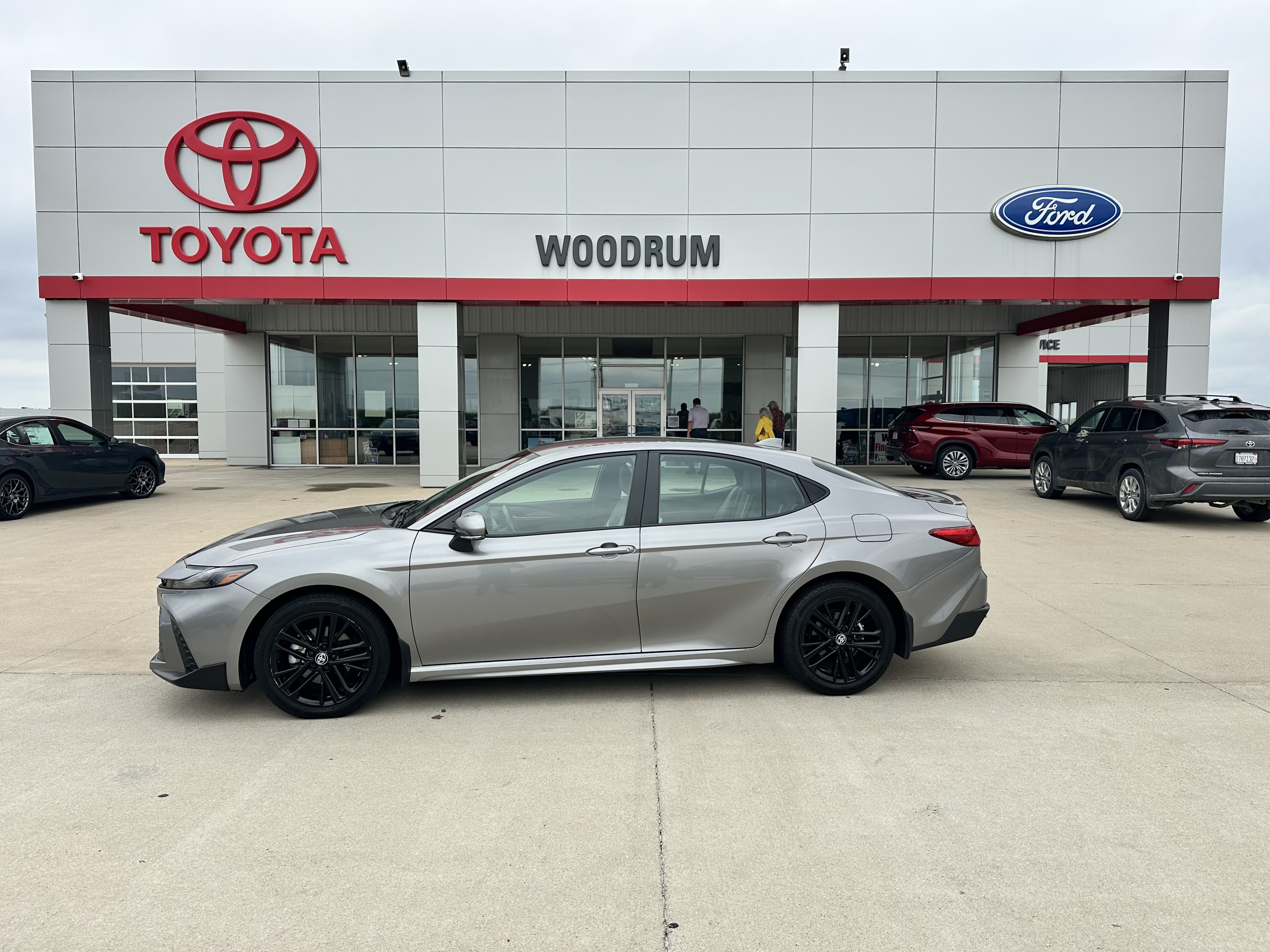 2025 Toyota Camry Hybrid SE AWD