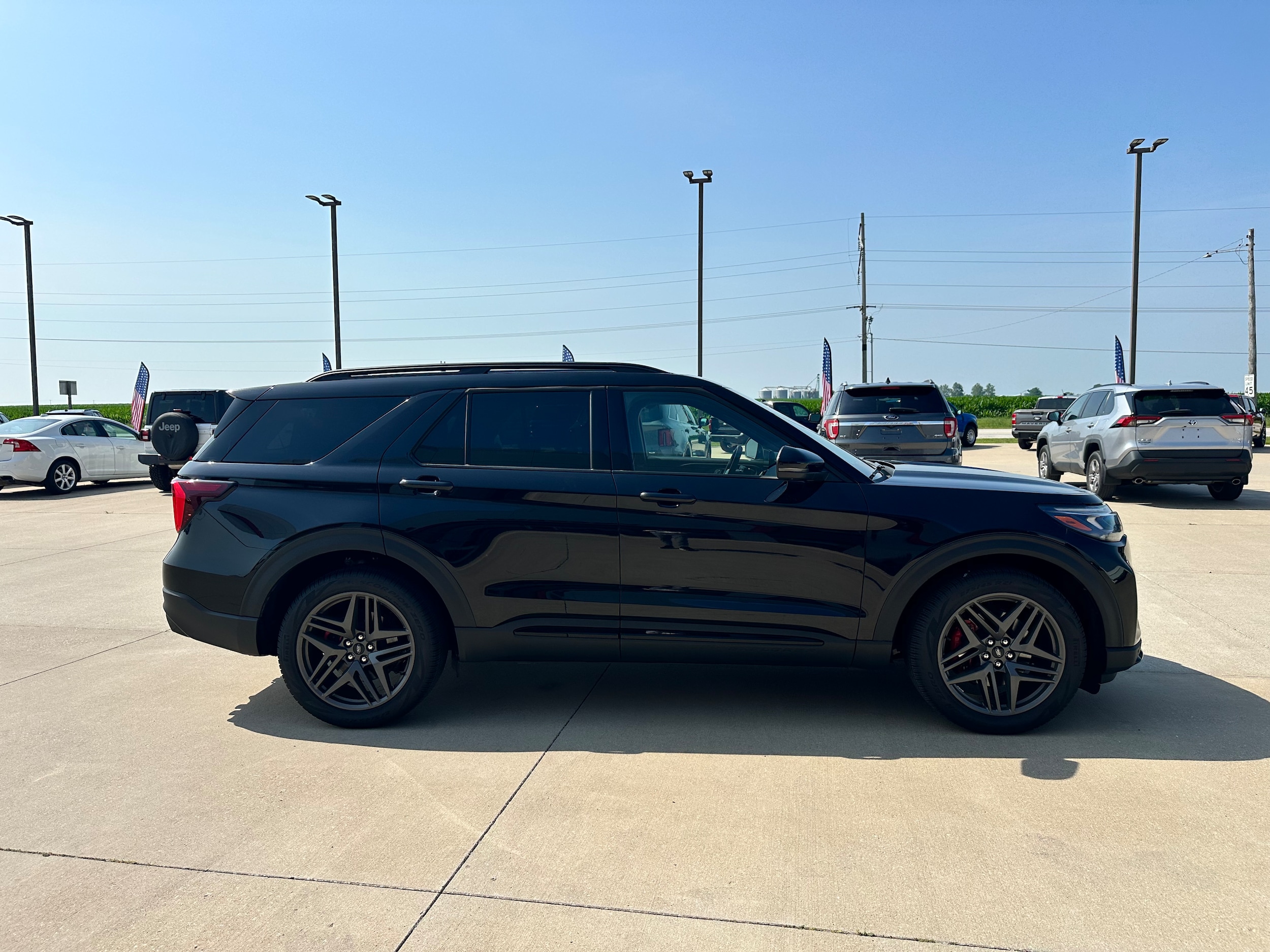2026 Ford Explorer ST - Photo 7