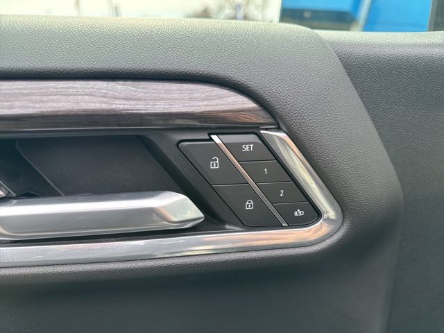 2025 Chevrolet Silverado 1500 LTZ - Photo 25