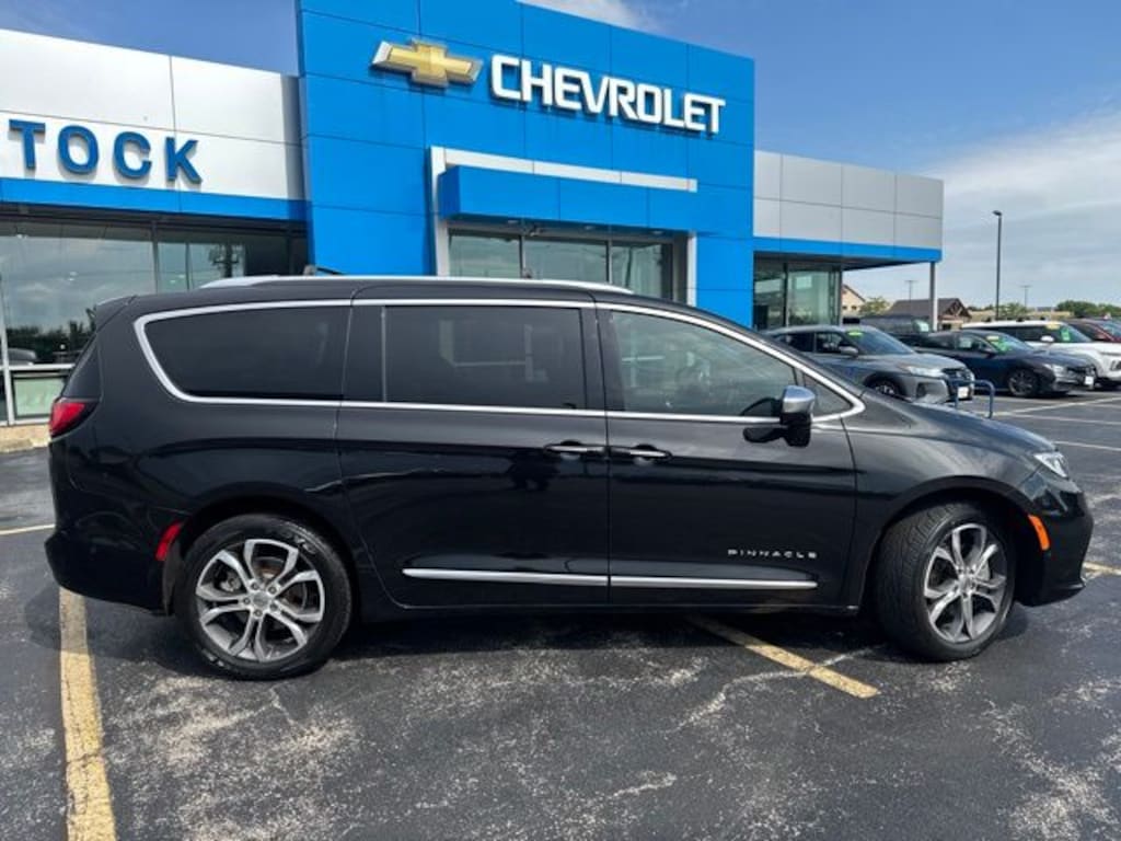 Used 2022 Chrysler Pacifica Pinnacle Van Passenger Van