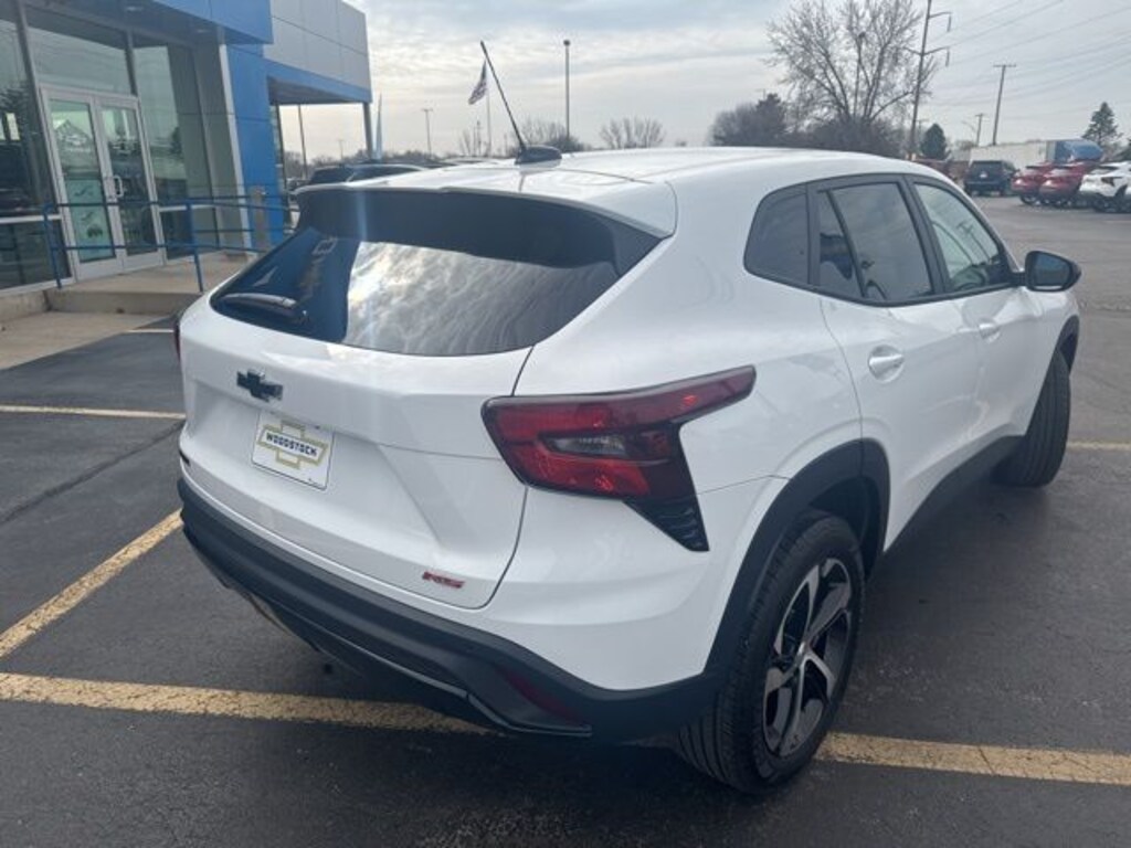 Used 2024 Chevrolet Trax 1RS SUV