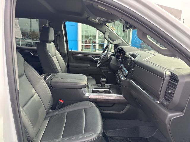 2025 Chevrolet Silverado 1500 LTZ - Photo 11