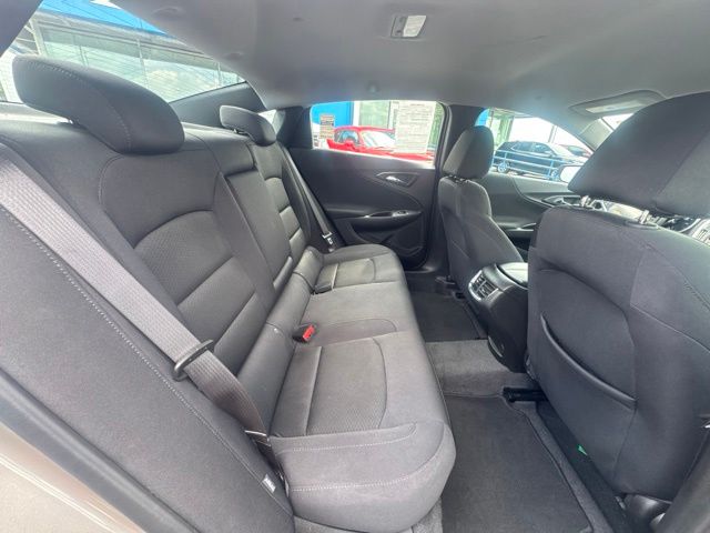 2025 Chevrolet Malibu 1LT - Photo 12