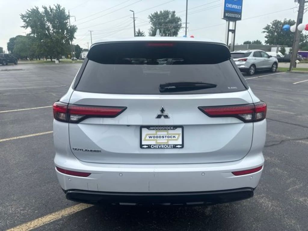 Used 2022 Mitsubishi Outlander SE CUV