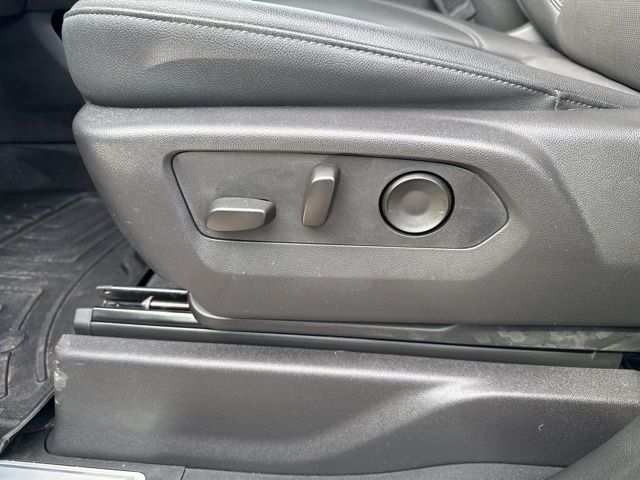 2025 Chevrolet Silverado 1500 LTZ - Photo 28