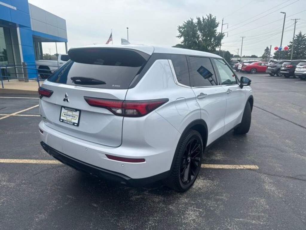 Used 2022 Mitsubishi Outlander SE CUV