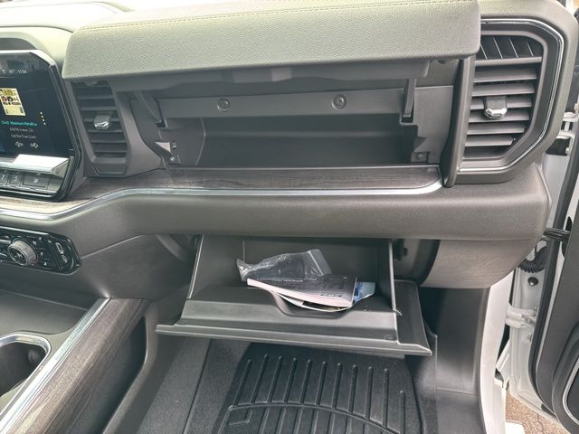 2025 Chevrolet Silverado 1500 LTZ - Photo 12
