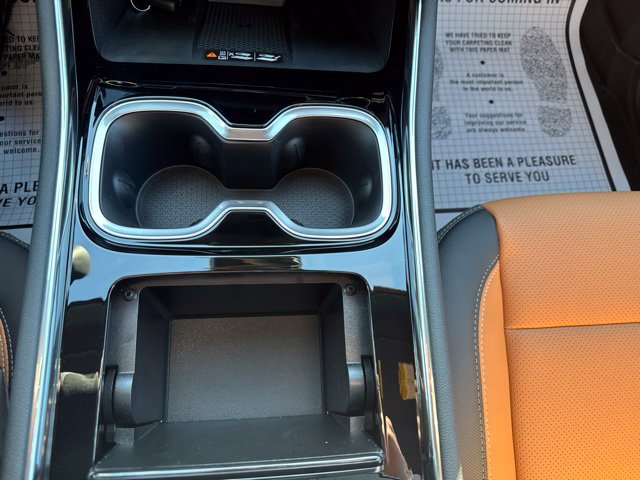 2027 Chevrolet Traverse Z71 - Photo 37