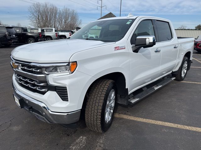 2025 Chevrolet Silverado 1500 LTZ - Photo 7